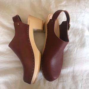 Brand new never worn outside Bryr clogs